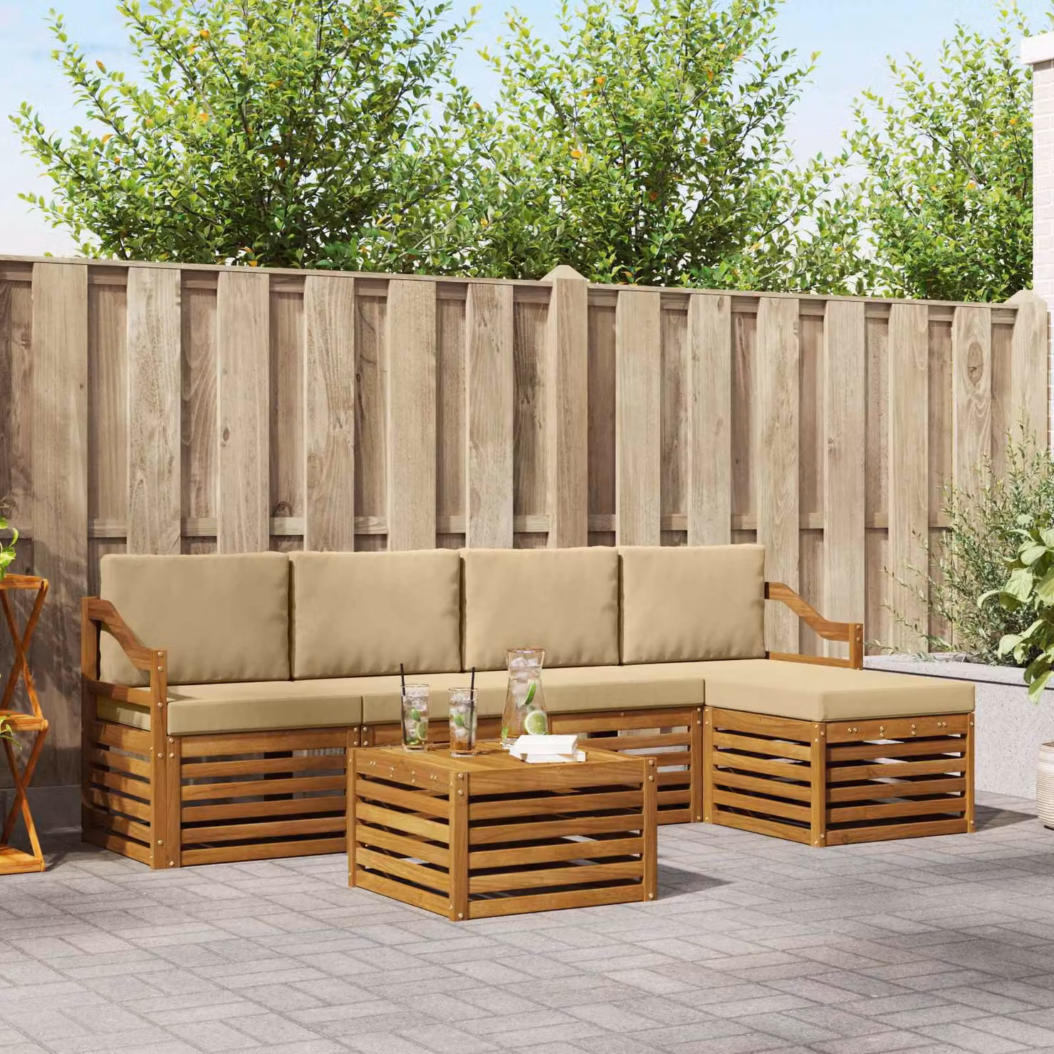 Set di divani da esterno vidaXL in legno di acacia con cuscini, beige e bianco