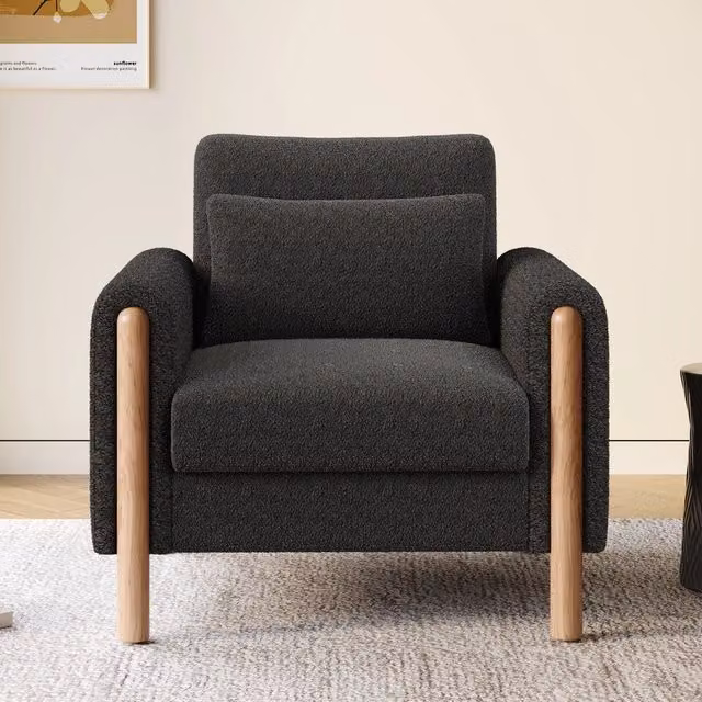 Poltrona lounge MIVRAY in tessuto bouclé grigio con struttura e gambe in legno e cuscino sfoderabile – 1