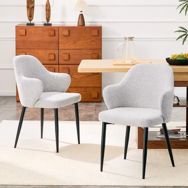 Set 2 sedie da pranzo ULEVR in tessuto grigio chiaro con schienale avvolgente e gambe in metallo nere