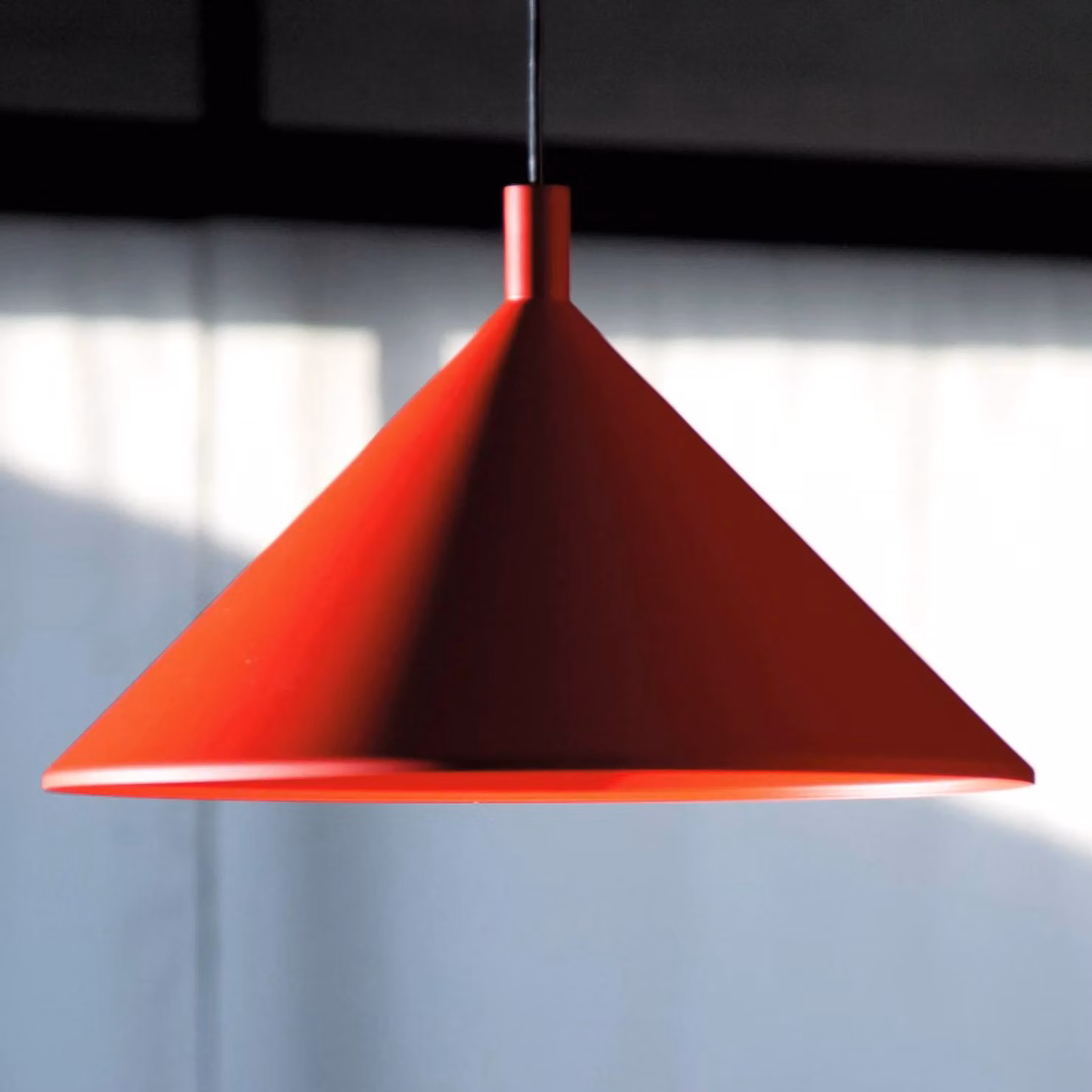 Martinelli Luce Lampada a sospensione Cono, dimmerabile, Rosso, Soggiorno / Sala da pranzo, Alluminio, Design, Lampada a sospensione