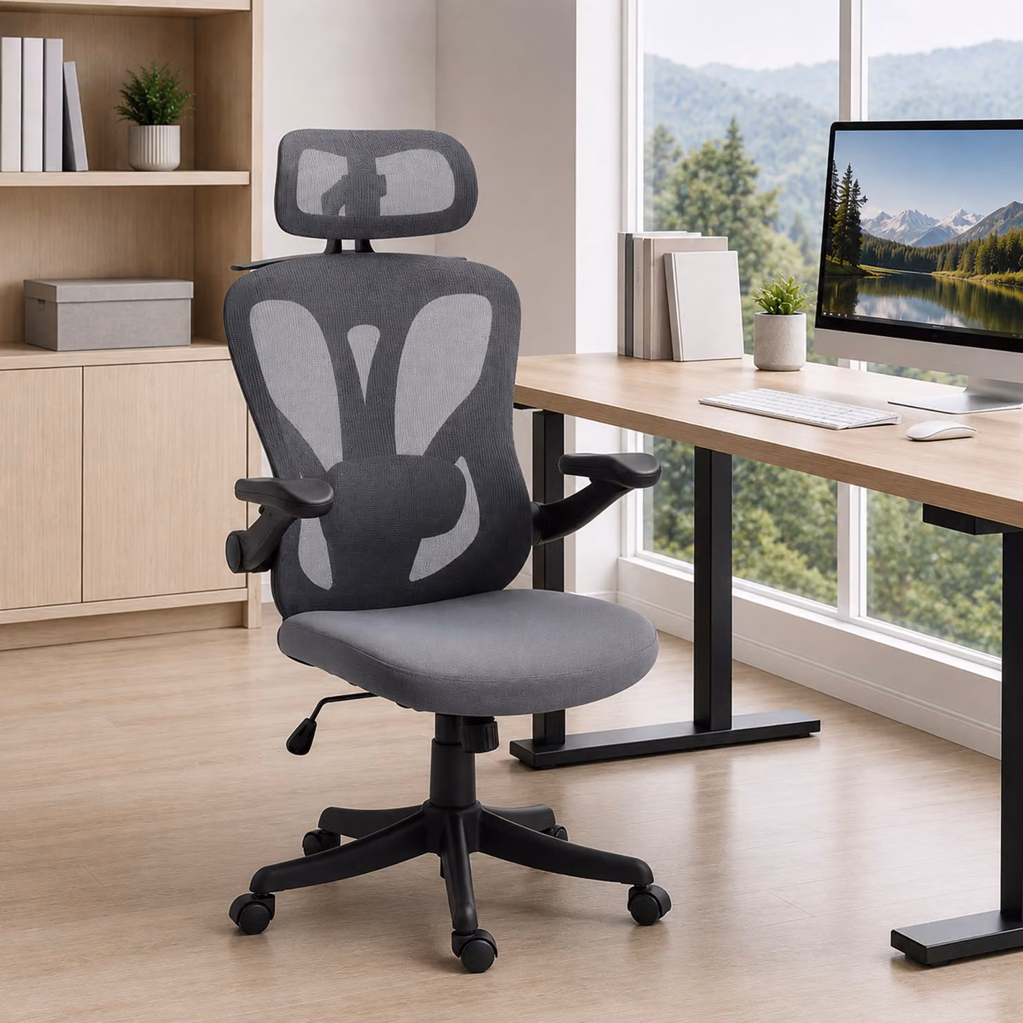 Sedia da ufficio ergonomica HOMCOM con braccioli ribaltabili 3D, poggiatesta 2D e appendiabiti, rivestimento in rete, Grigio Scuro – 2