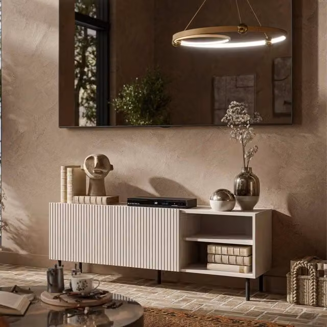 Mobile porta TV Molini DMORA, Madia da salotto moderna con quattro ante battenti e sistema soft close, Beige, L 150 x P 42 x H 52 cm – 1