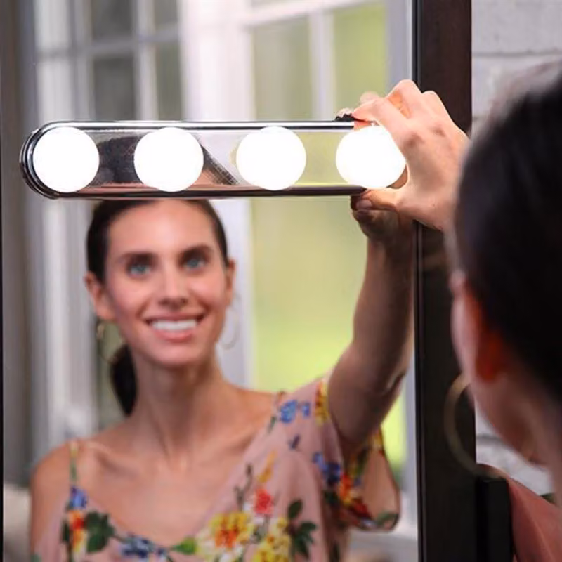 Lampada da trucco Hollywood con ventosa per specchio| StudioLight