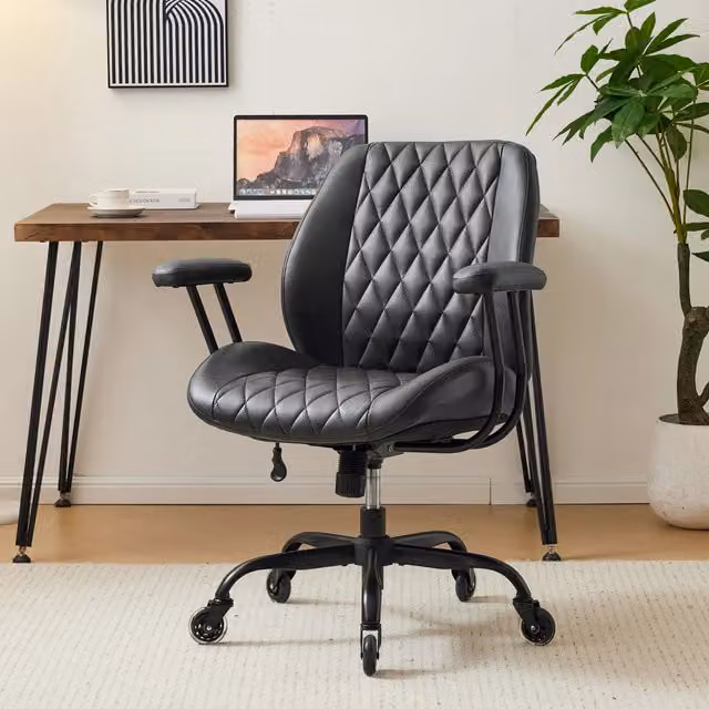 Sedia da ufficio ergonomica nera con supporto lombare, braccioli rimovibili e ruote
