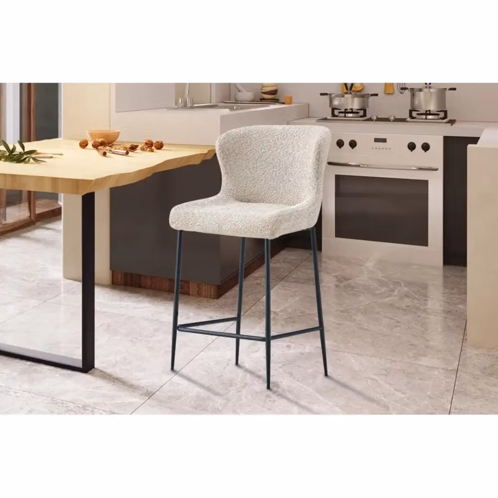 Sedia da bancone LISE Meublorama in tessuto bouclé beige con gambe in metallo nero stile moderno – 2