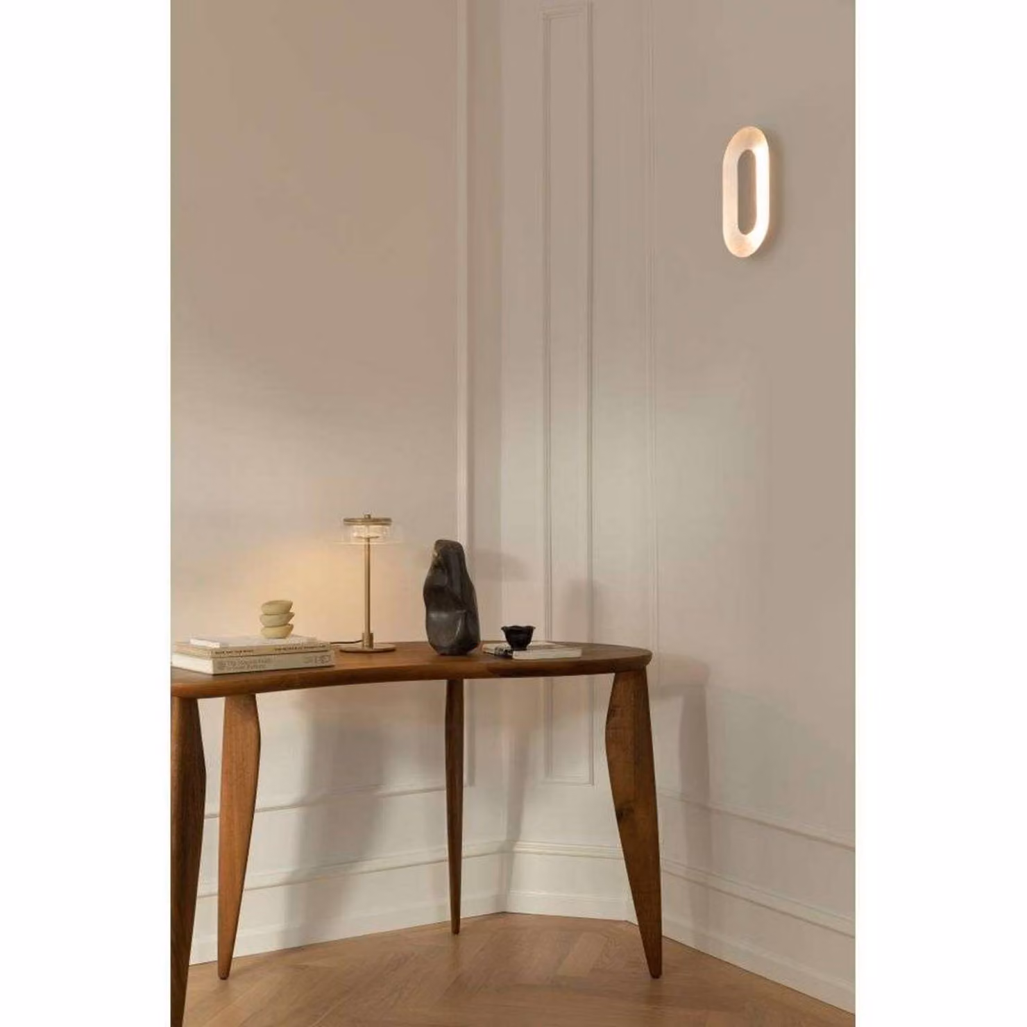 Nuura Aps Applique da parete di design Sasi, dimmerabile, Ottone / Oro, Soggiorno / Sala da pranzo, Metallo, Scandinavo, Applique