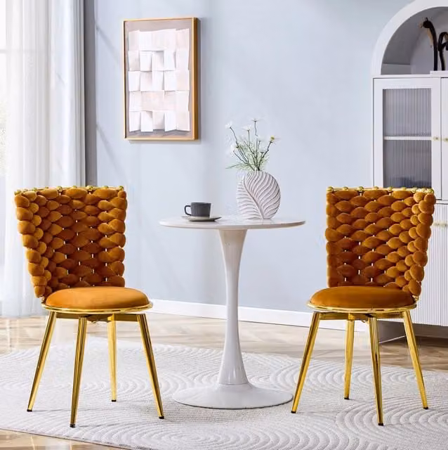 Sedia da pranzo ULEVR in velluto arancione con schienale in corda intrecciata e gambe in metallo dorato