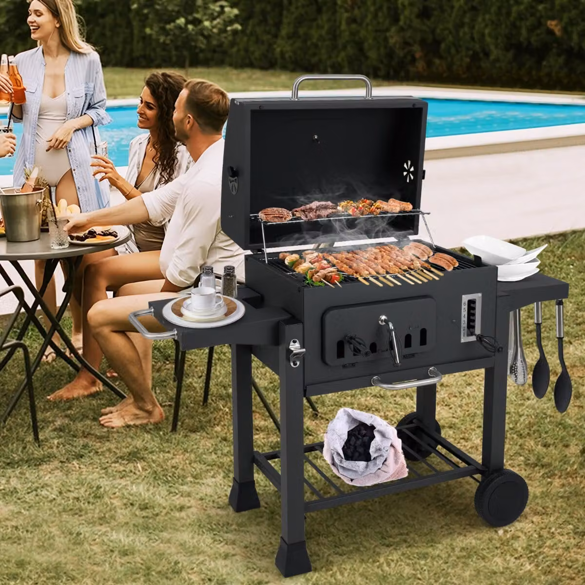 Griglia a carbone Costway con 2 tavolini pieghevoli, ripiano di stoccaggio e ruote, modello portatile per campeggio e picnic, colore Nero