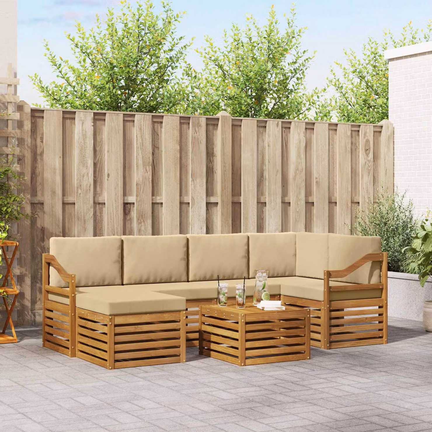 Set di divani da esterno vidaXL 7 pz a forma di L in legno di acacia con tavolino e cuscini, Beige e Marrone