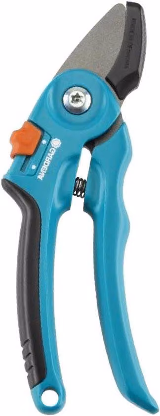 Troncatrice per legno con martello per legno secco fino a 18 mm, due posizioni di presa e impugnature ergonomiche (8855-20)