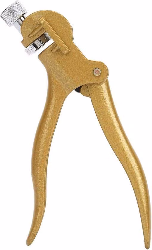 Set per la lavorazione del legno con lama dentata e lega di rame