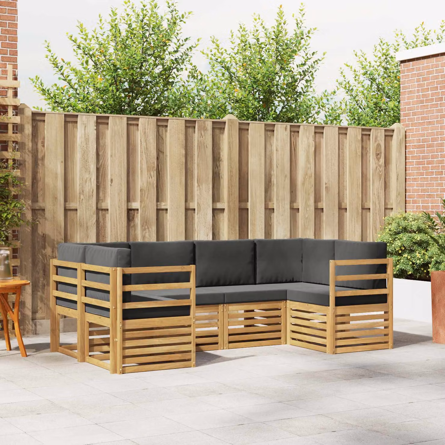 vidaXL Set di divani da esterno a forma di L composto da 6 pezzi in legno di acacia, colori bianco, antracite e marrone con cuscini inclusi