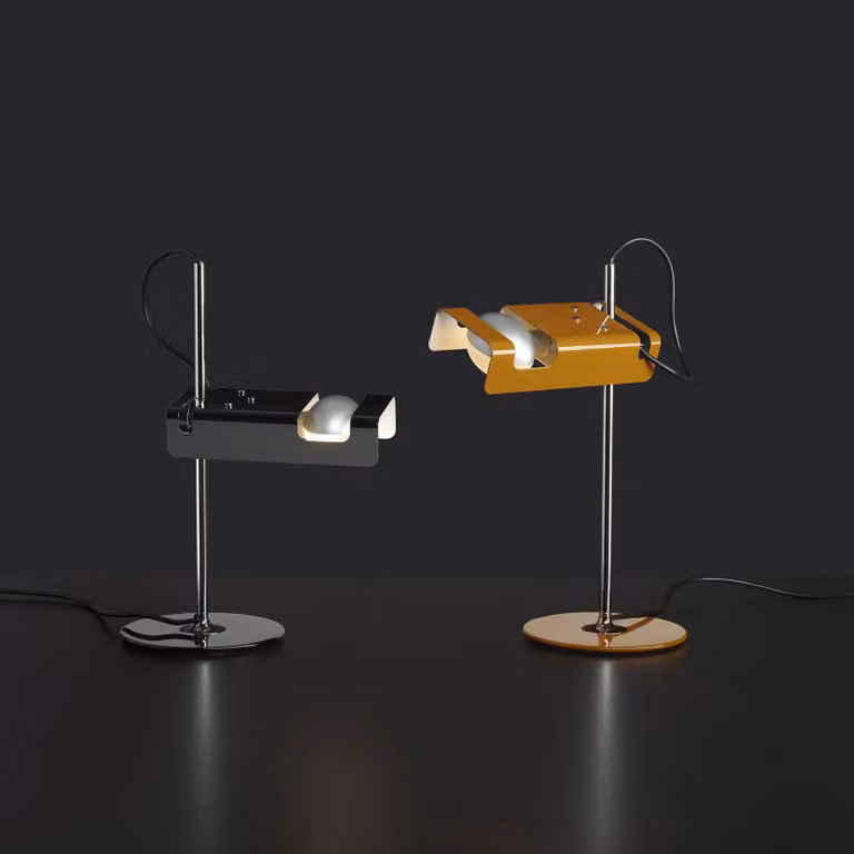 Oluce Lampada da tavolo di design Spider, Giallo / Arancione, Soggiorno / Sala da pranzo, Metallo, Design, Lampada da tavolo