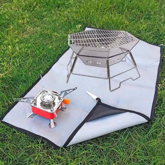 Tappetino refrattario per barbecue da esterno, giardino e terrazza - Argento, 50 x 80 cm