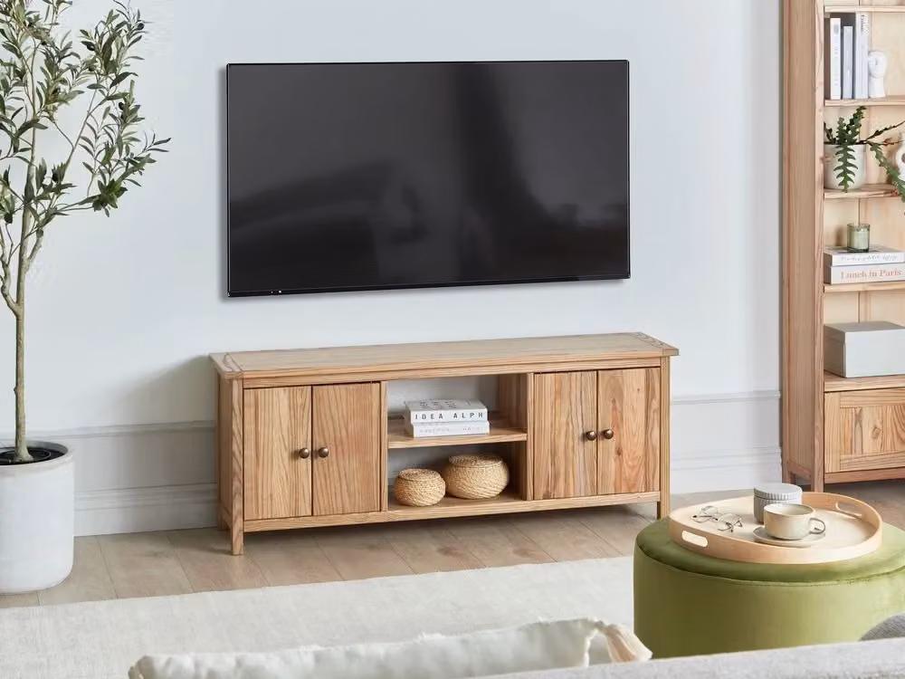 Mobile TV BELIANI in legno marrone stile rustico con ripiani portaoggetti e gestione dei cavi L: 130 cm, P: 32 cm, H: 50 cm – 2