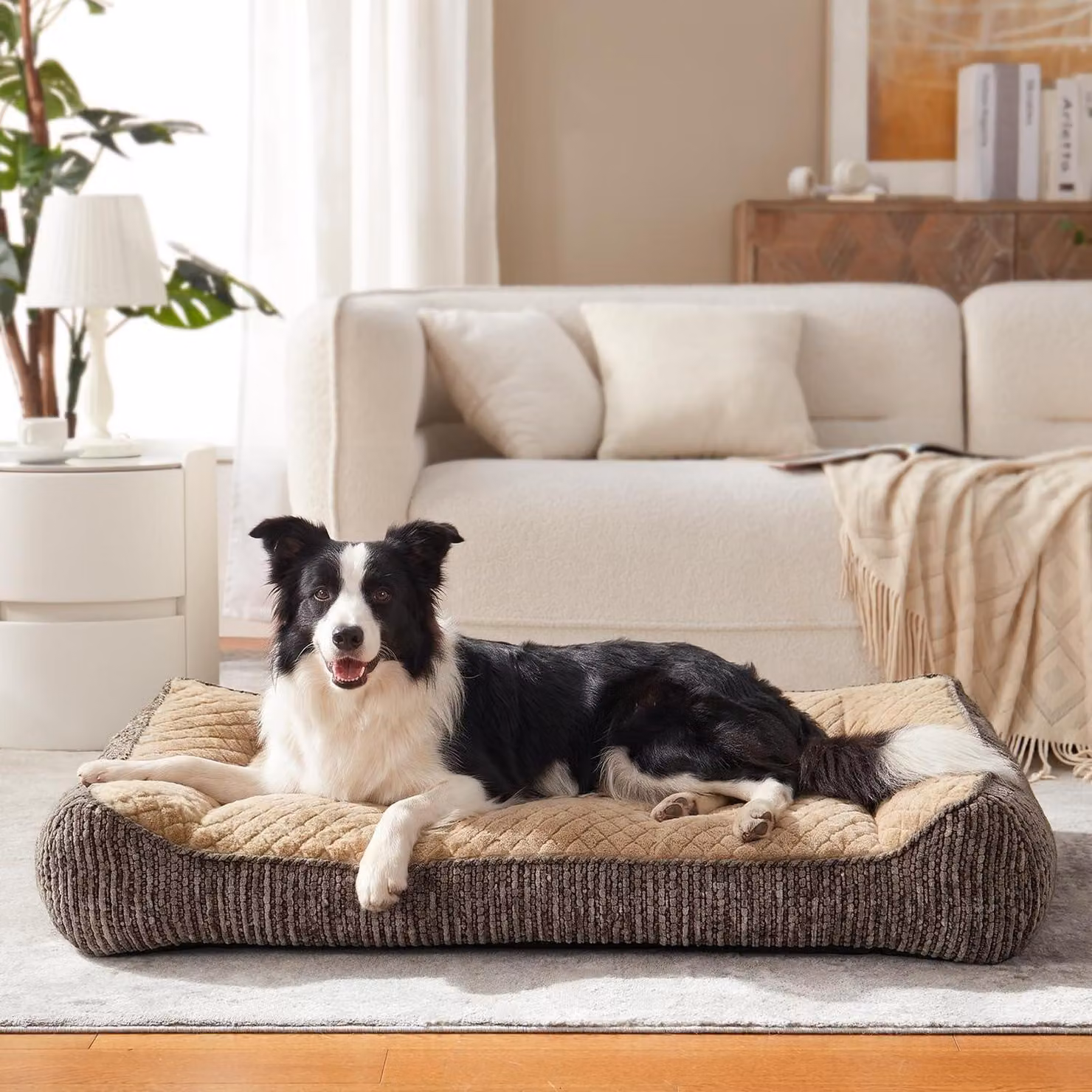 Cuccia ortopedica per cani di grossa taglia, lavabile, con rivestimento removibile, antiscivolo, con bordo rialzato, in pile con motivo a fiocchi di neve, color marrone, dimensioni 89x64x20 cm