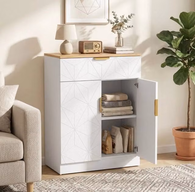 Credenza moderna bianca con finitura legno, cassetto e ripiani regolabili per ordine pratico
