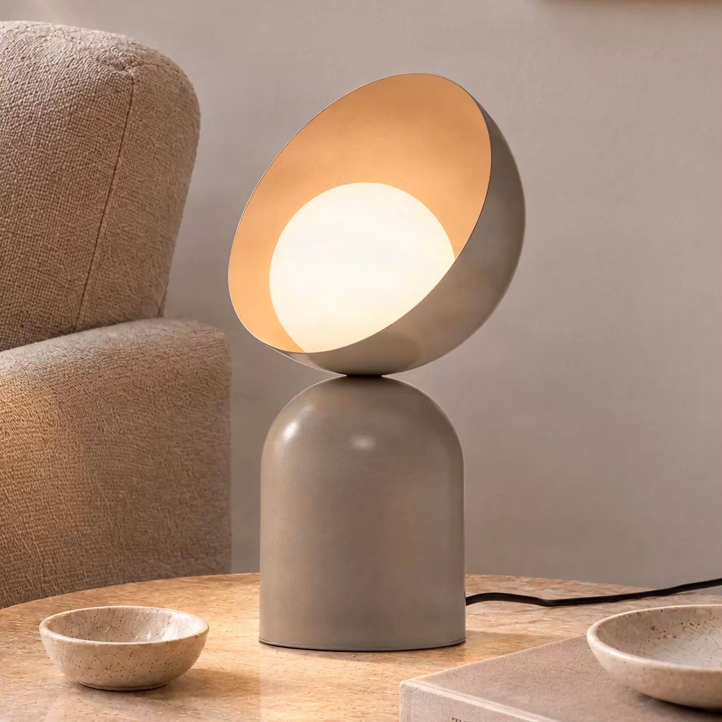 Lampada da tavolo Boto LN1 EMIBIG LIGHTING, Alluminio / Grigio / Zincato, Soggiorno / Sala da pranzo, Metallo, Moderno, Lampada da tavolo
