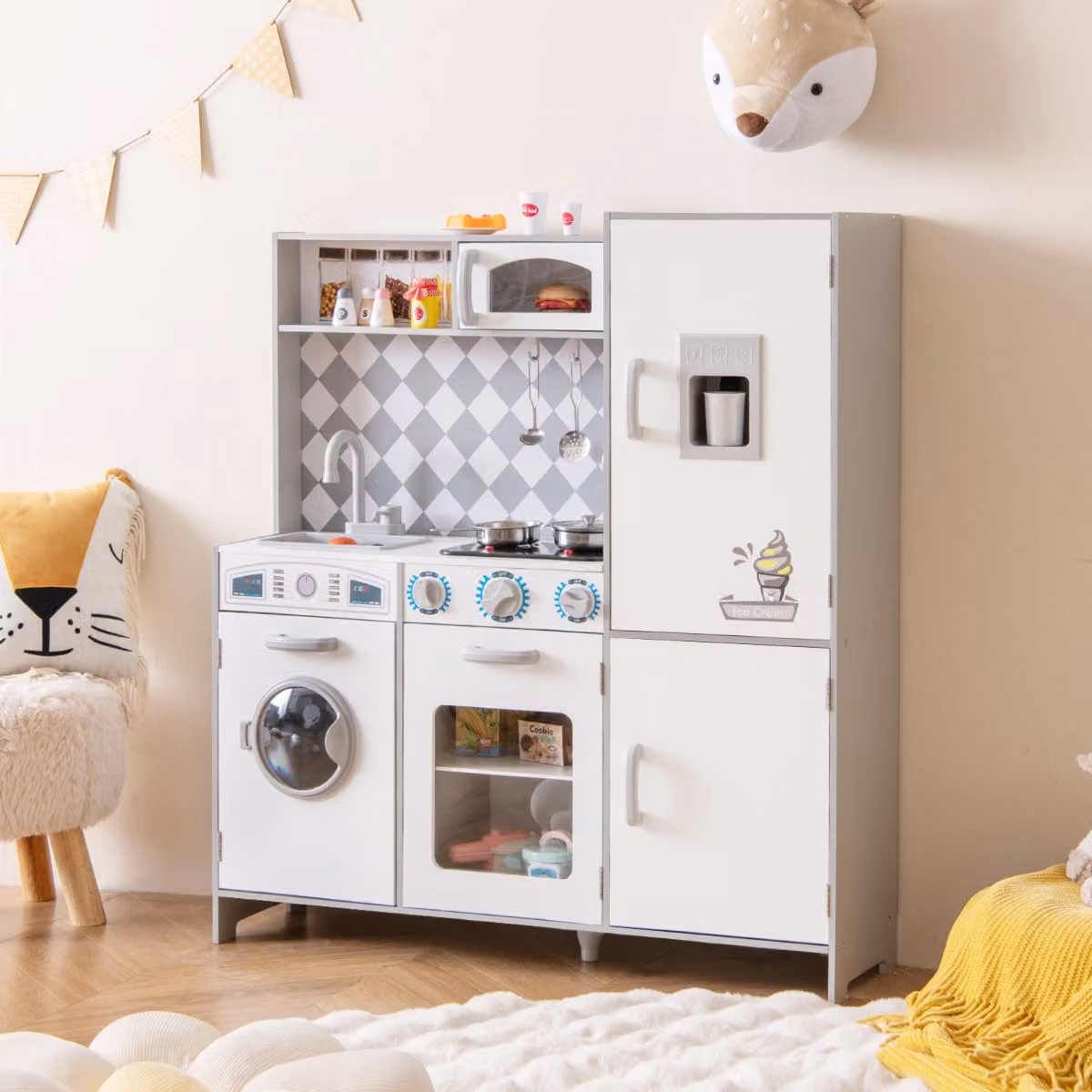 Cucina giocattolo in legno Costway con macchina del ghiaccio, piano cottura, forno e microonde, colore bianco