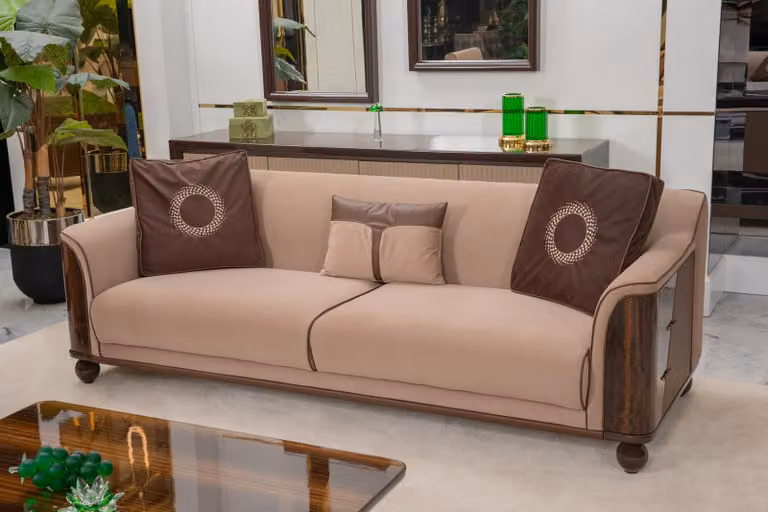 Elegantes Hellbeiges Wohnzimmersofa Designer Polstercouch 3-Sitzer