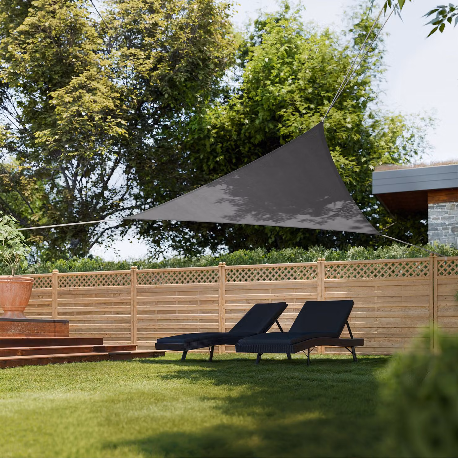Vela ombreggiante triangolare TecTake GmbH in polietilene HDPE grigio con protezione UPF 50+ L/P/H: 4 x 4 x 4 m – 2