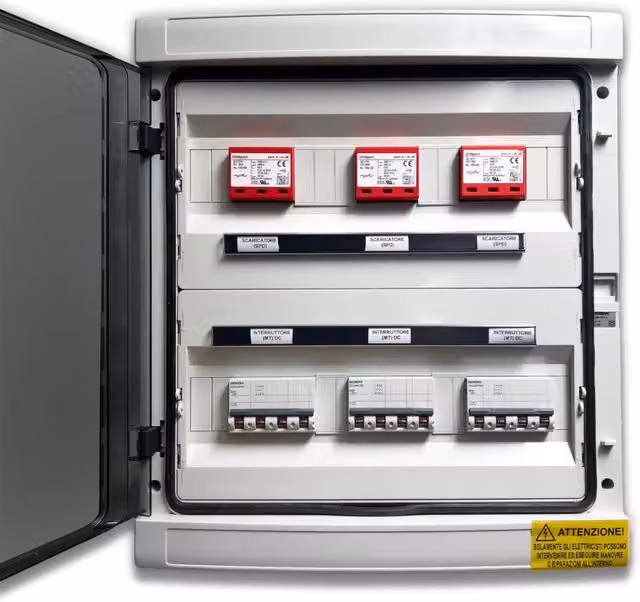 Quadro di Campo DC Siemens QDC3 con 3 Stringhe 3 MPPT 1000VDC 20A, Centralino IP65 da 12 Moduli con Interruttori Magnetotermici e Scaricatori DEHN