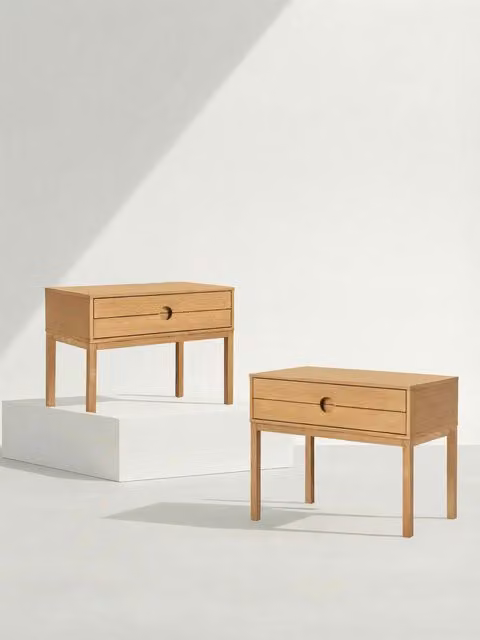 Set di 2 comodini Angora Kenay Home in rovere color marrone con 2 cassetti L: 50.5 cm, P: 40 cm, H: 60 cm