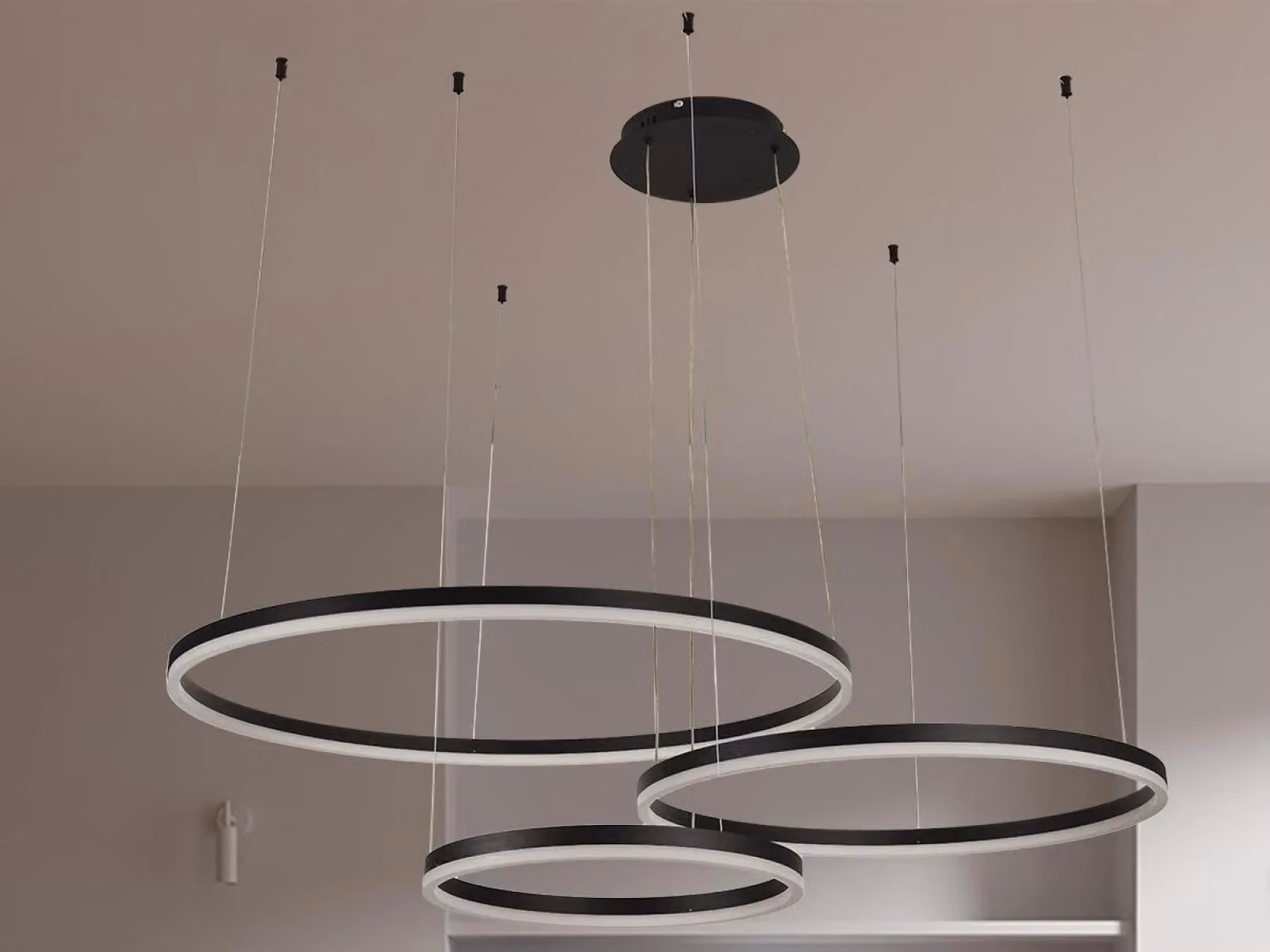 Lampada a sospensione LED NEDES con telecomando, 125W - Lampade a sospensione (J4384/B)