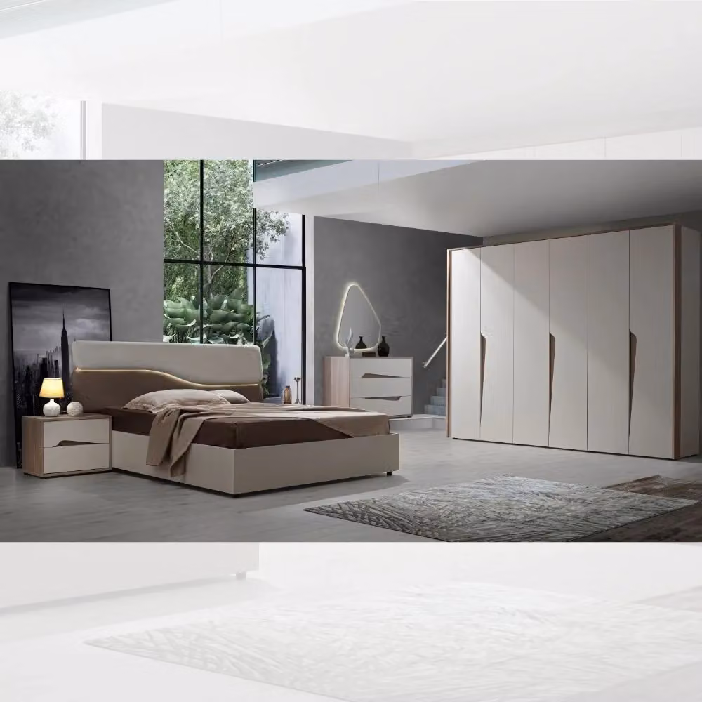 Completa la tua camera da letto con il set moderno Soleil di Effezeta Italia, composto da letto contenitore con base a sollevamento, armadio, cassettiera, comodini, specchio e illuminazione integrata, nei colori cashmere e olmo biscotto, dimensioni letto: – 2