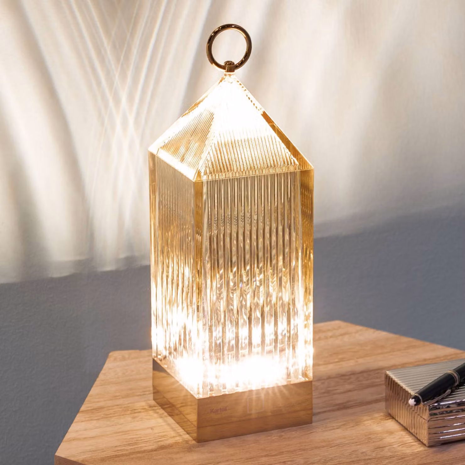 Kartell Lantern lampada LED da tavolo ambra IP54, Crema / Ambra, Plastica, Design