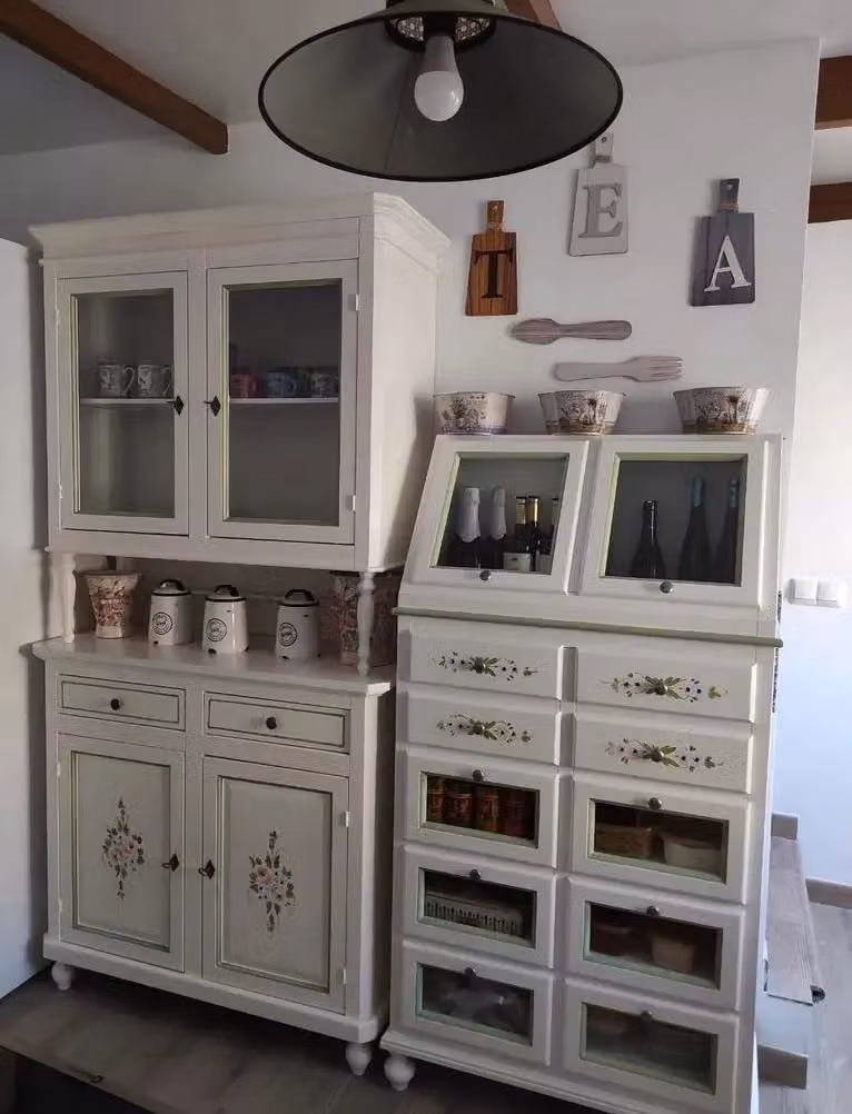 Cristalliera Mobili 2G in legno con ante in vetro e decori floreali bianca e verde L: 104 cm, P: 43 cm, H: 208 cm – 3