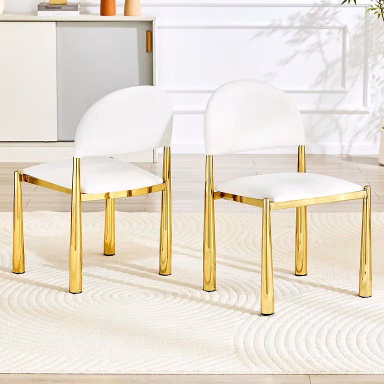Set di 2 moderne sedie da pranzo, poltrona imbottita con schienale semi-circolare, sedia da cucina in ecopelle e con gambe in metallo. Il set include solo le sedie, la tavola non è inclusa. Altezza: 80 cm. Design elegante e robusto, colore bianco