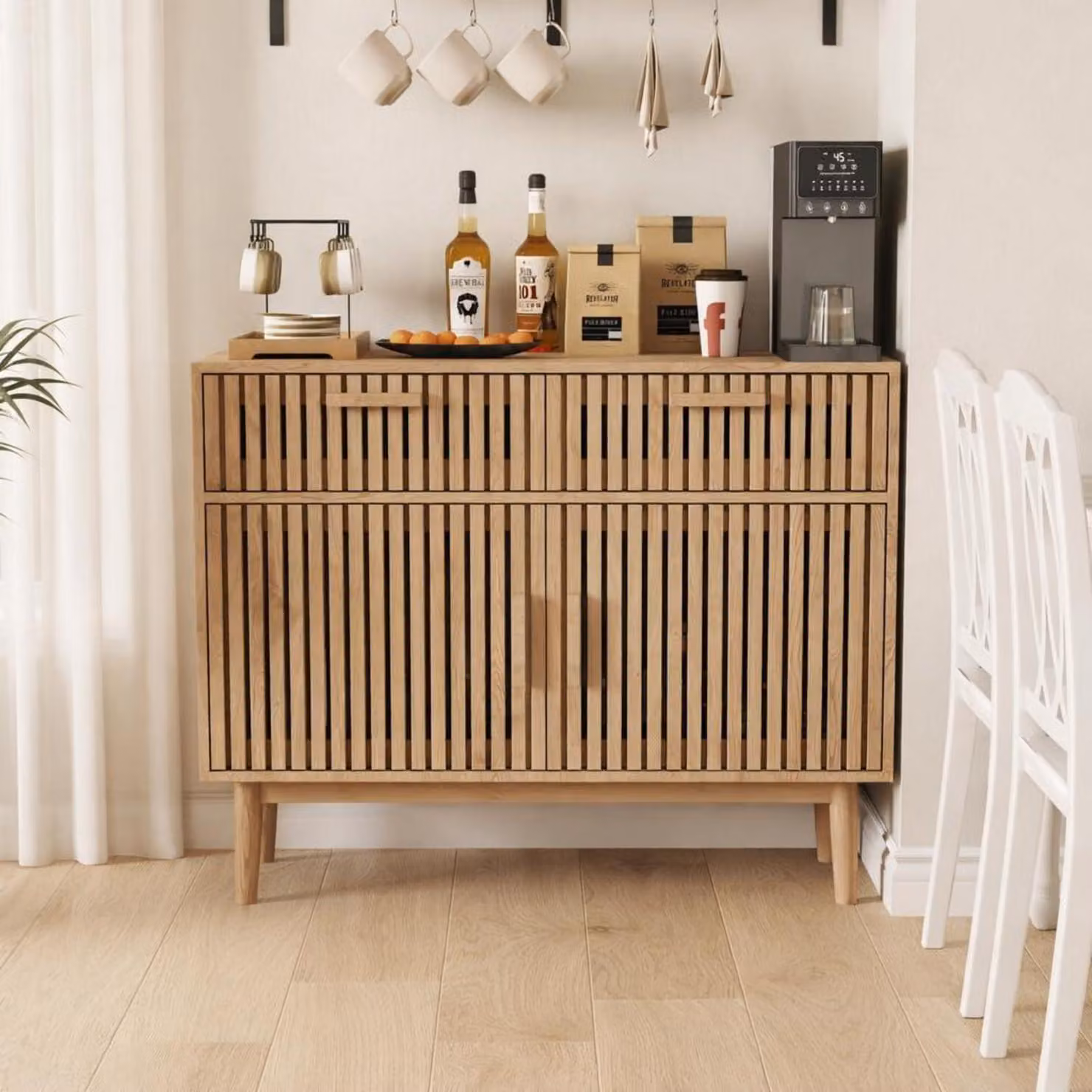 Mobile contenitore a due ante e due cassetti, in legno, finitura color legno naturale, design moderno