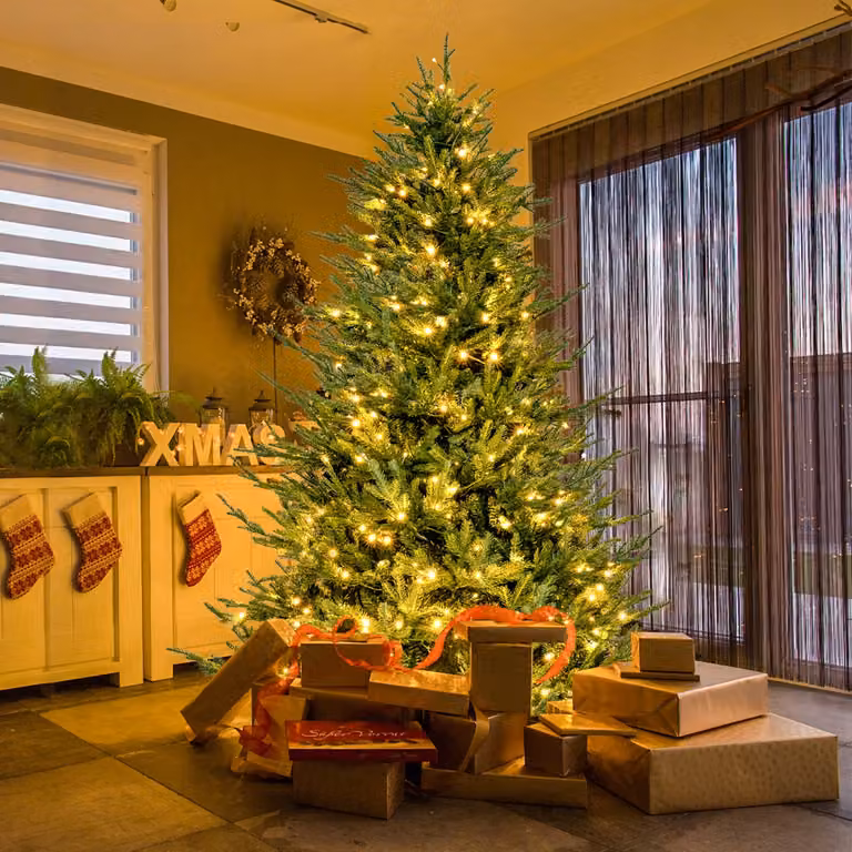 Albero di Natale Artificiale Costway Verde con 1130 Rami in PE e PVC, Altezza: 213 cm