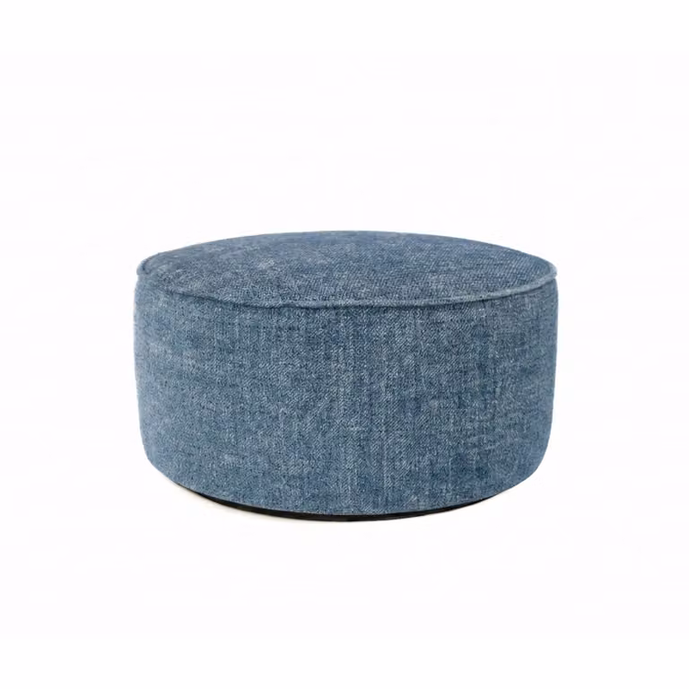 Pouf artigianale di design CAPRI Ø 90 cm Made in Italy in tessuto melange azzurro con piedini, personalizzabile