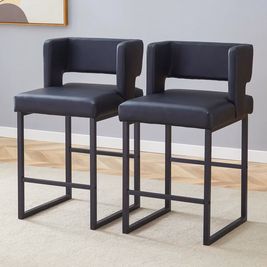 Sgabello da bar OKWISH con seduta quadrata imbottita in similpelle nero e struttura in metallo – 2
