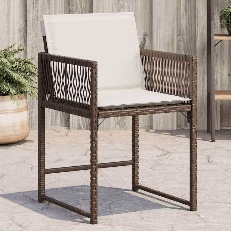 Set di 4 sedie da giardino vidaXL in polyrattan marrone con cuscini bianchi e braccioli