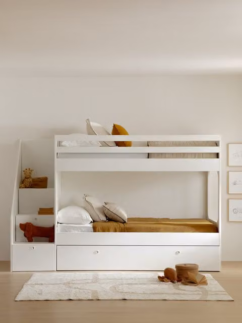 Letto a castello Nina Kenay Home bianco con letto estraibile e scala a sinistra