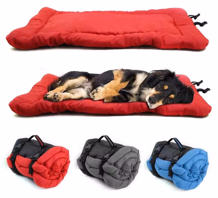 Cuccia pieghevole impermeabile per cani, tappetino antiscivolo, robusta e portatile, ideale per viaggi in auto e attività all'aperto, dimensioni 60x90 cm, colore rosso