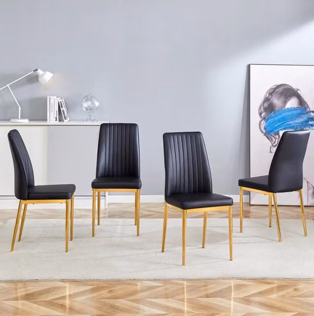 Set 4 sedie da pranzo moderne in PU nero con gambe in metallo dorato; 80 x 50 x 46;5 cm