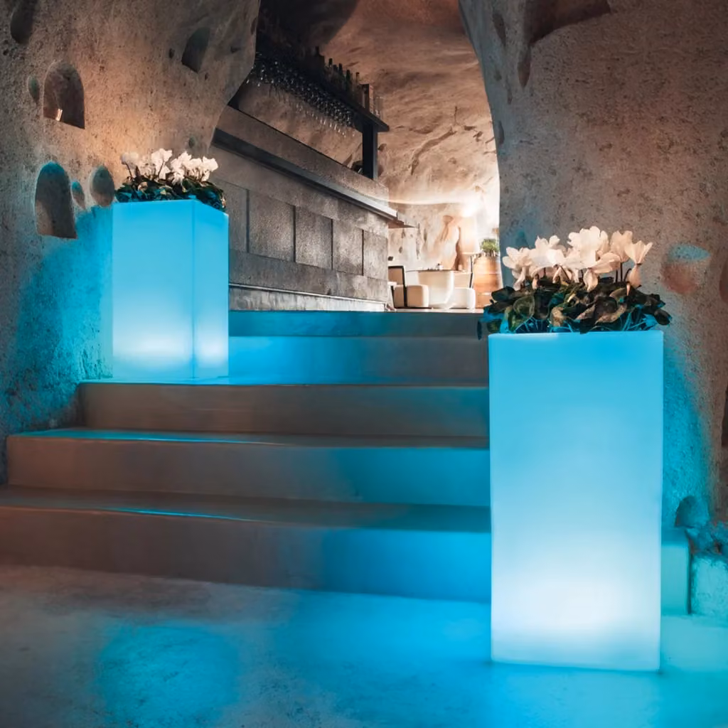 Vaso luminoso quadrato TEKCNOPLAST Cube Top Bright in resina bianca con luce LED L 40 x P 40 x H 40 cm – 2