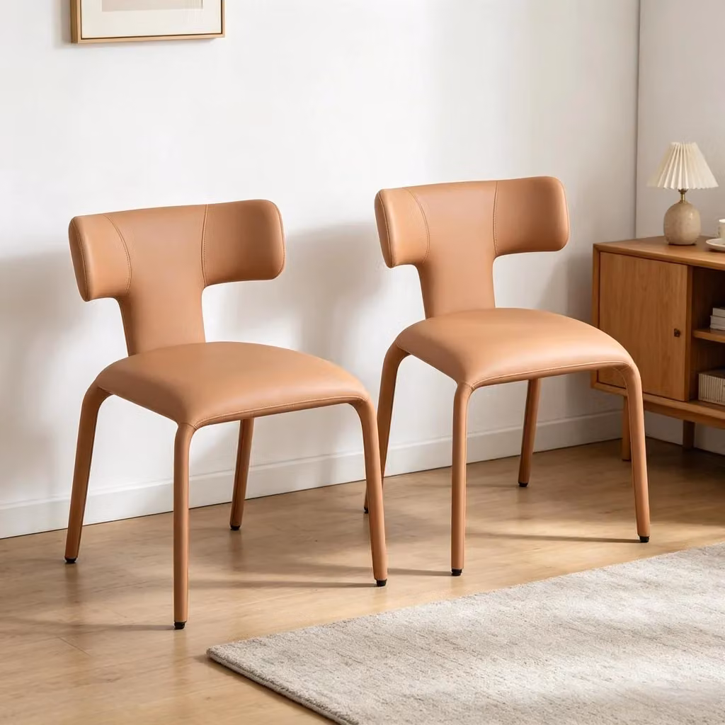Set da 2 sedie REDOM con schienale curvo in similpelle marrone, L/P/H: 53 x 53 x 78 cm – 2