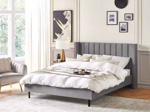 Letto matrimoniale Beliani in velluto grigio con struttura imbottita, L/P/H: 160 x 200 x 115 cm