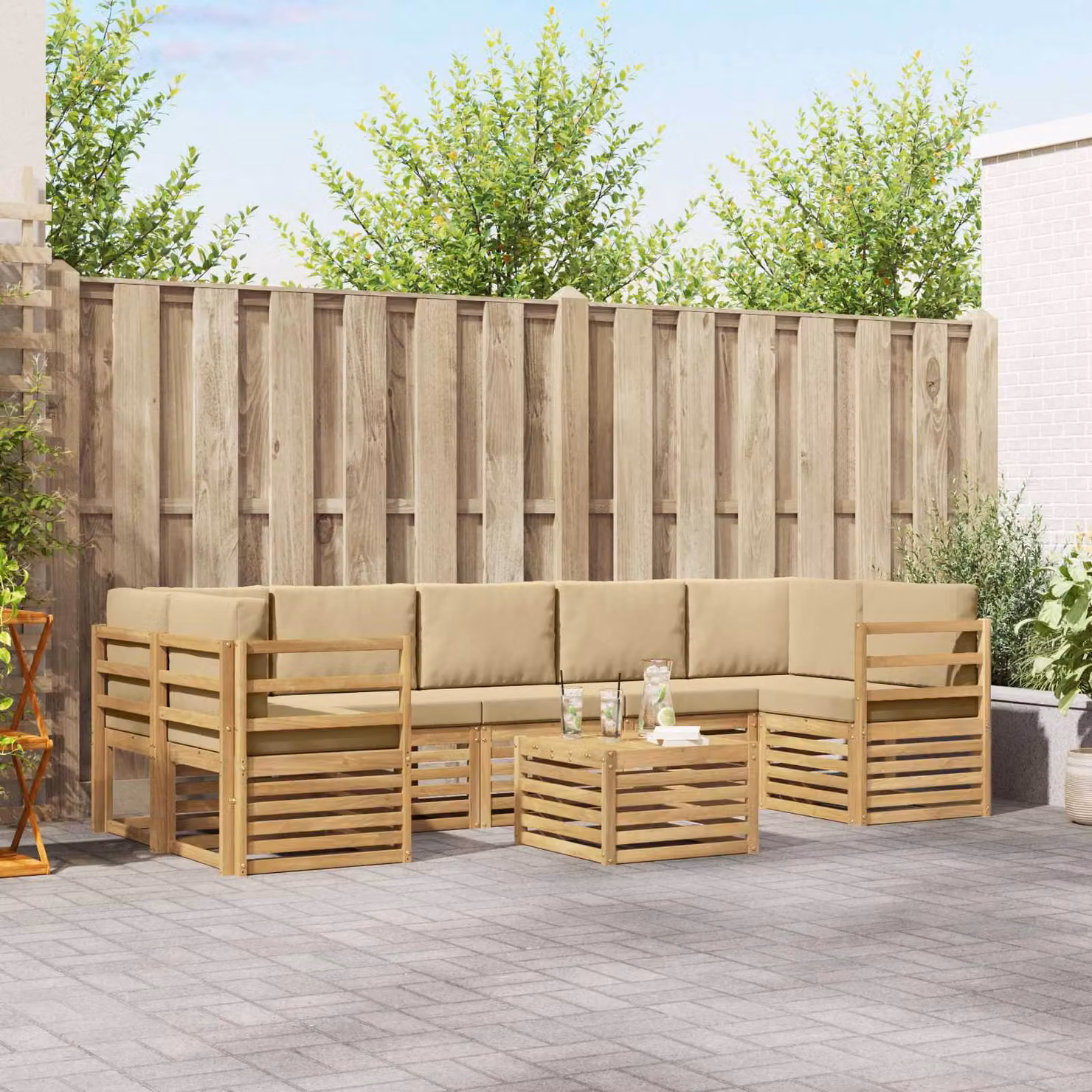 Set di divani da esterno vidaXL 8 pz in legno di acacia con tavolo da caffè, colore bianco e beige, con cuscini inclusi e tessuto resistente ai raggi UV