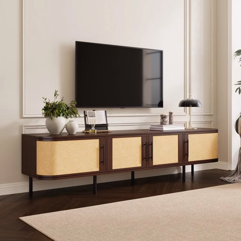 Mobile TV Mivray con 4 ante e frontali intrecciati in MDF color noce, maniglie nere e piedi in ferro, L 180 x P 40 x H 45 cm – 2