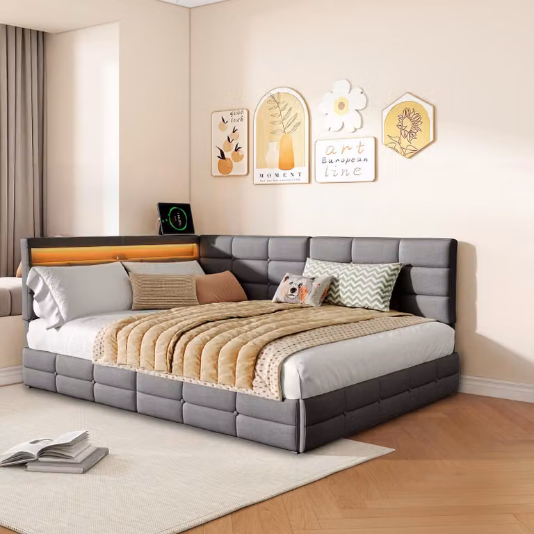 Letto imbottito ProximaX 140x200 cm, tessuto in lino grigio, testiera a L, illuminazione a LED, presa USB, cassetti ai piedi del letto