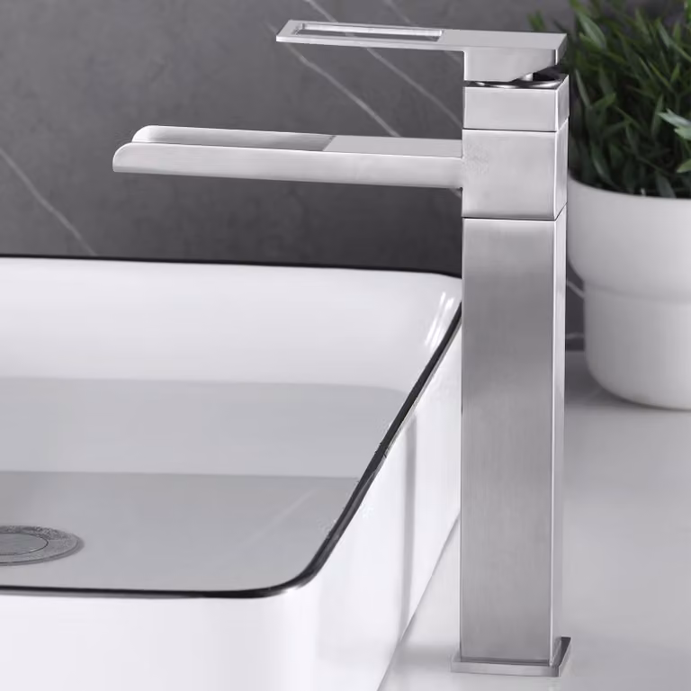 Miscelatore per lavabo, modello alto, girevole a 360°, finitura spazzolata