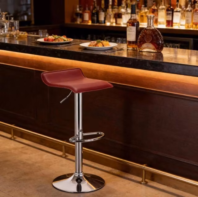 Sgabello da Bar Girevole Regolabile in Altezza in Ecopelle Rosso Vino con Base in Acciaio Cromato