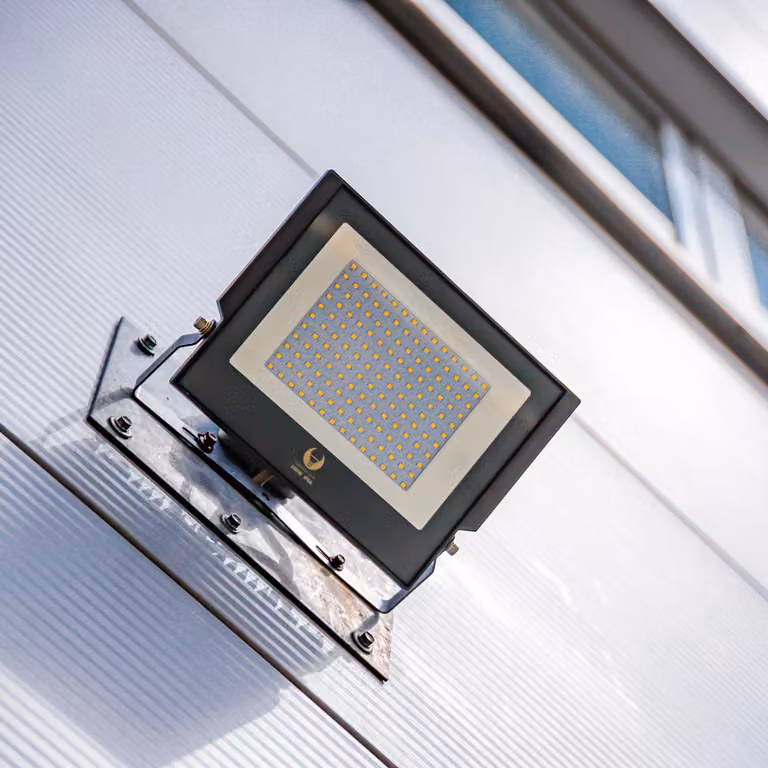 Forever Light Proiettore Proiettore LED ASPIRE illuminazione esterna 100W 11000lm 230V IP66 bianco freddo