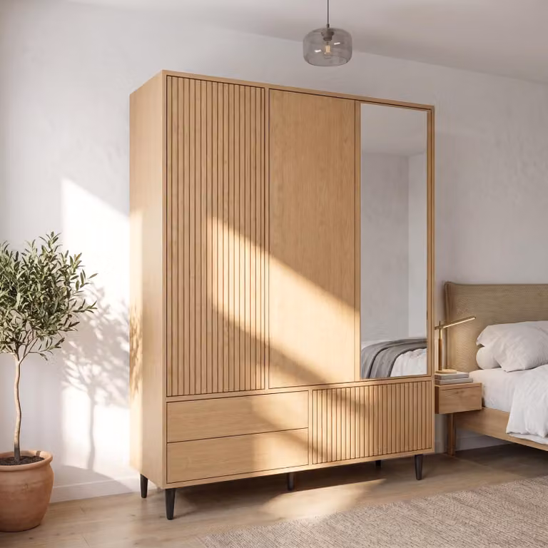 Armadio 200x135x45, 3 ante, specchio, 1 asta appendiabiti, 4 scomparti, 3 cassetti, design moderno
